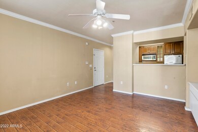 2134EBroadway2034-004