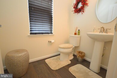 8017 Greenbelt Station Pkwy unit 305B, Greenbelt, MD 20770 - photo 3