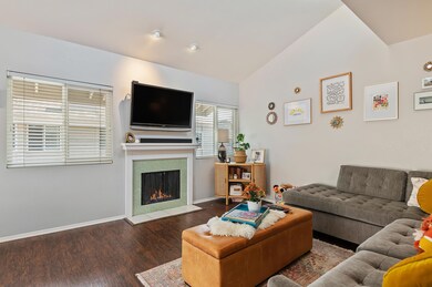 04 - Living Room