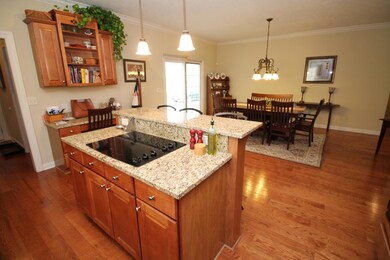 Kitchen Island/Eating Space