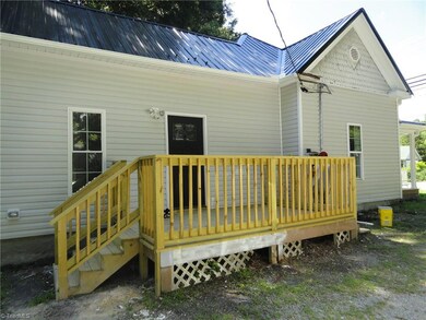 New Deck off of the kitchen
