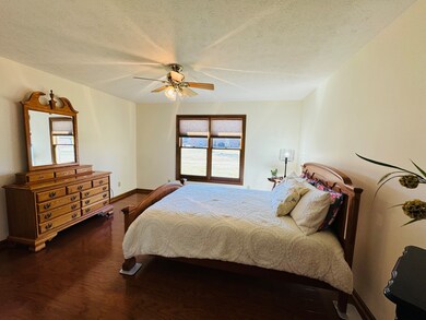 3176 Potomac Ct, Columbus, IN 47203 - photo 3