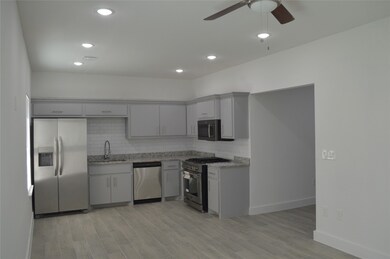 214 Basswood Dr unit A, Spring, TX 77386 - photo 2