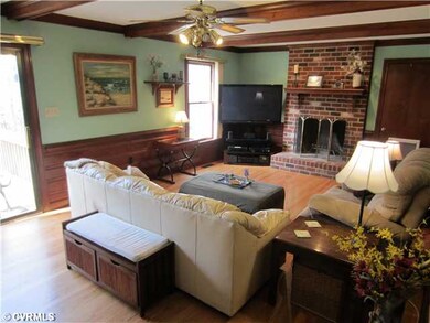 Den/Family/Great Room - Cozy Family Room offers Na