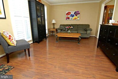 10213 Snowden Rd, Laurel, MD 20708 - photo 3