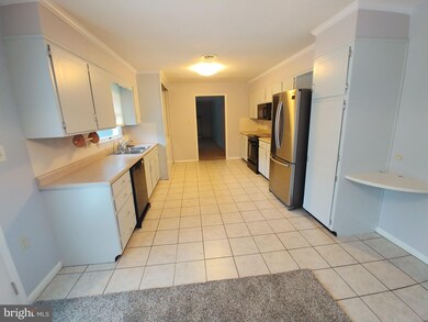 2949 Adams Dr, Chambersburg, PA 17201 - photo 4