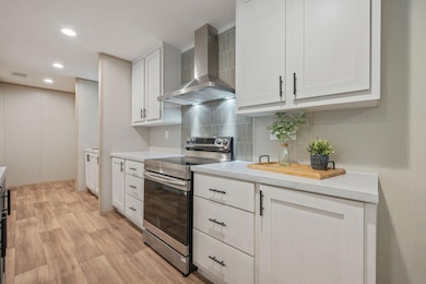 524 Tiger Lily Ln, Defuniak Springs, FL 32433 - photo 2