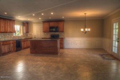 Kitchen_Dining_HDR