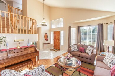2) FORMAL LIVING