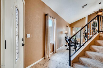 003-002-Foyer