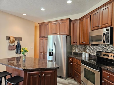 13954 Shoreside Cir, Savage, MN 55378 - photo 2