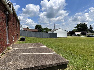 301 Park Dr, Campbell, OH 44405 - photo 4