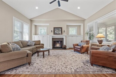 4902 Keystone Ridge SE, Cedar Rapids, IA 52403 - photo 4