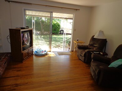 1689 Mistletoe Ln, Redding, CA 96002 - photo 7