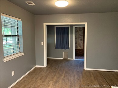 420 E Maple St, Skiatook, OK 74070 - photo 6