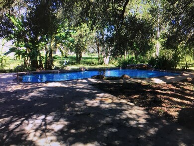 217 Navidad St, Bay City, TX 77414 - photo 5