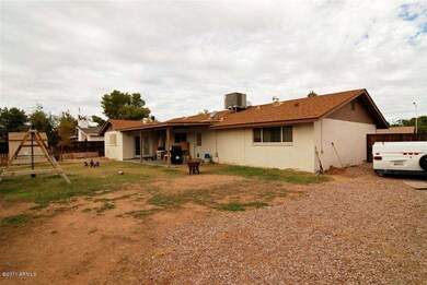 Huge backyard with RV gate