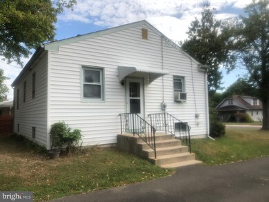 355 W Vine St, Hatfield, PA 19440 - photo 2