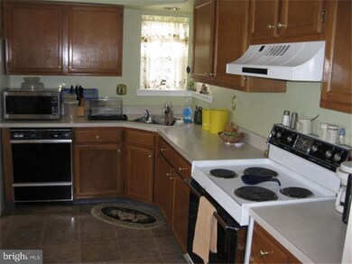 634 Cascade Dr S, Mount Laurel, NJ 08054 - photo 2