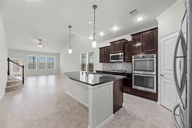 Double ovens & upgraded cooktop perfect for hostin