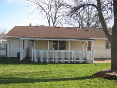 1310 N Elmwood Dr unit 2, Aurora, IL 60506 - photo 3