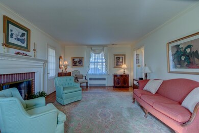 1047 Living Room