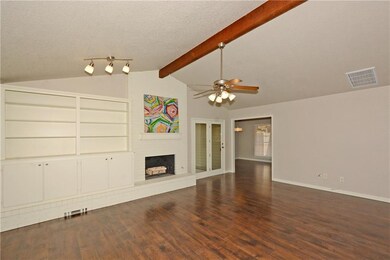 916 N Blackwelder Ave, Edmond, OK 73034 - photo 3