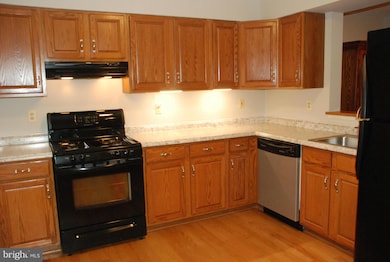 6353 Jacobs Ct, Sykesville, MD 21784 - photo 4