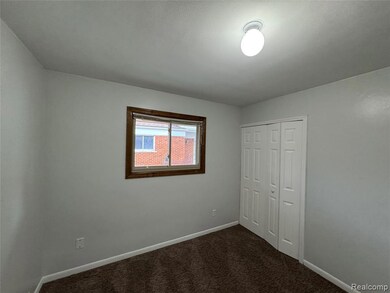 6004 Cronin Dr, Dearborn Heights, MI 48127 - photo 7