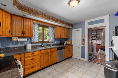 812 S 4th St, Effingham, IL 62401 - photo 5