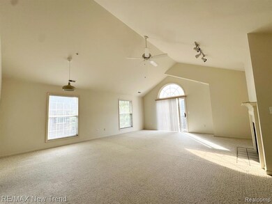 28280 Carlton Way Dr unit 21, Novi, MI 48377 - photo 2