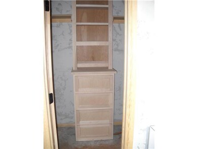 Master Bath/Spa. Huge walk in closet!