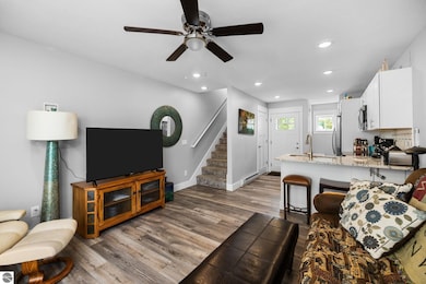 1143 E Eighth St unit 2, Traverse City, MI 49686 - photo 5