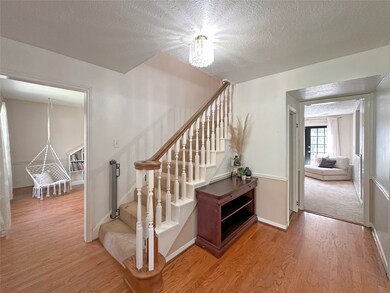 SPACIOUS ENTRANCE