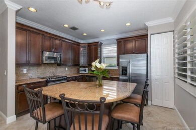 Eat-in kitchen