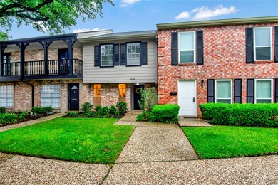 10286 Briar Forest Dr unit 26/2, Houston, TX 77042 - photo 3