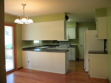 840 S Perry Pkwy, Oregon, WI 53575 - photo 5