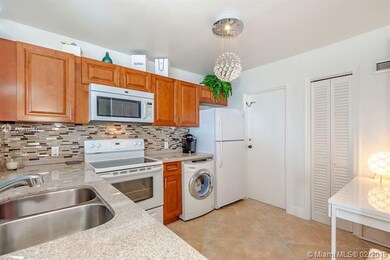 Leisure Towers unit 1106, Pompano Beach, FL 33062 - photo 6