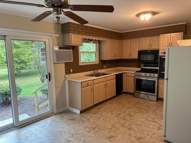 168 Jones Rd, Saratoga Springs, NY 12866 - photo 6