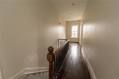 617 Easton Rd unit 3rd floor, Riegelsville, PA 18077 - photo 6