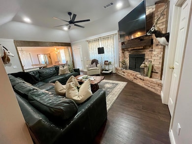 1492 Co Rd 135, Plainview, TX 79072 - photo 6