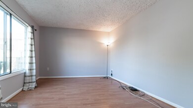 11450 Laurelwalk Dr, Laurel, MD 20708 - photo 6