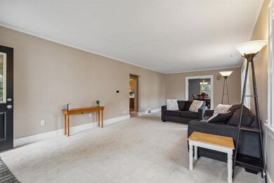 1109 W 3rd St, Cedar Falls, IA 50613 - photo 5