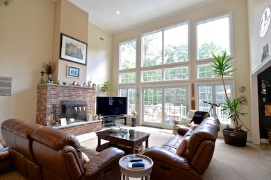 321 Matthews St, Bristol, CT 06010 - photo 4