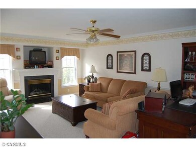 Den/Family/Great Room - Spacious Family Room with 