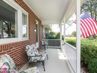 909 Dixon Ave, Sykesville, MD 21784 - photo 4