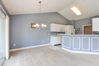 009-photo-dining-room-6273383