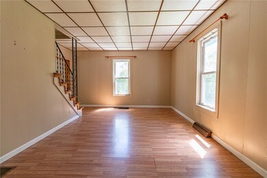 548 E Beaver St, Mercer, PA 16137 - photo 2