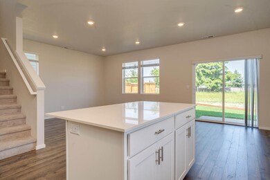 004 Kitchen