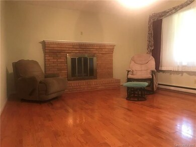 113 Atwood Dr, Hendersonville, NC 28792 - photo 3